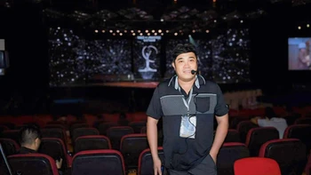 Kiến trúc sư trưởng của sân khấu