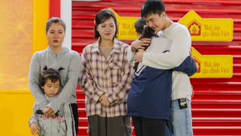 Nghệ sĩ vỡ òa cảm xúc với ‘Mái ấm gia đình Việt’