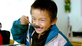 Ba giải pháp nâng cao thể trạng, giảm suy dinh dưỡng ở trẻ em Việt Nam