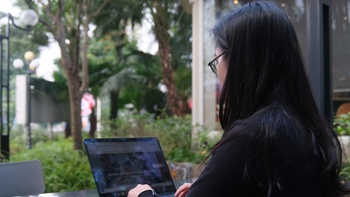 Người học suy sụp khi bằng đại học do nước ngoài cấp không được Bộ GD-ĐT công nhận, trường nói gì?