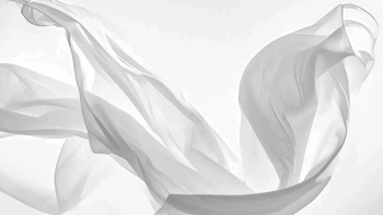 Cloud Dancer: Muốn trắng yên ả là rất khó