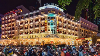 Một thế kỷ khách sạn Majestic, phục vụ 100 tô phở hưởng ứng Ngày của Phở