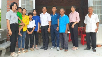 Người thầy gieo mầm trên sỏi đá