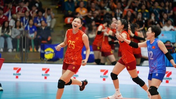 Hành trình bóng chuyền nữ Việt Nam tại SEA Games 33 ấn tượng và trào dâng cảm xúc