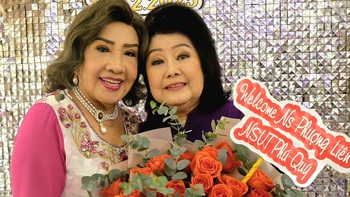 Nghệ sĩ Phượng Liên bật khóc trong ngày về lại quê hương