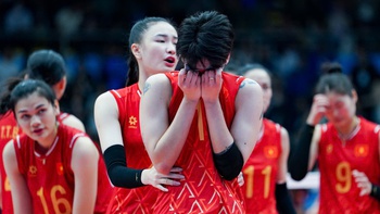 Bóng chuyền nữ Việt Nam thất bại trước Thái Lan: Không sao đâu, các cô gái!