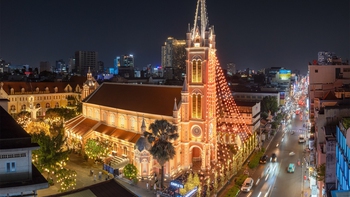 Ngắm loạt nhà thờ lung linh, điểm check-in ‘siêu hot’ mùa Giáng sinh năm nay