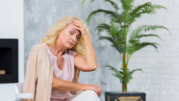 Mãn kinh có phải đơn thuần là diễn biến tự nhiên vô hại?