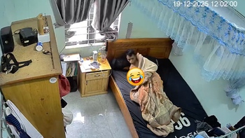 Ngủ đến 12h chưa dậy, bố mở ngay bài nhạc đúng y hoàn cảnh