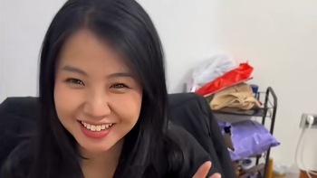 Cả công ty bất ngờ khi cô gái nói được 5 ngôn ngữ