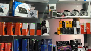 Trải nghiệm mua phụ kiện ô tô online: Món dùng tốt ngay, món phải ra cửa hàng làm lại