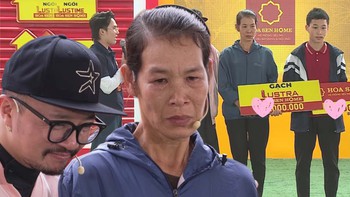 Người mẹ bật khóc khi rút được phần thưởng có giá trị lớn