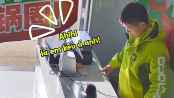 Nam nhân viên giật mình khi khách ở 'trong tivi' gọi dậy bán hàng