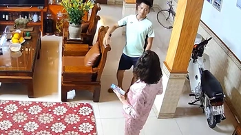 Nhặt được tiền rơi, chưa kịp bỏ túi thì bị vợ phát hiện