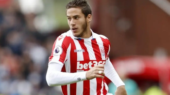 Cựu sao Ngoại hạng Anh Ramadan Sobhi đi tù vì gian lận thi cử