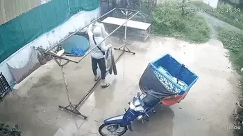 Anh chàng shipper gây sốt mạng xã hội vì quá đáng yêu