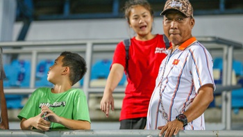 Tuyển nữ Việt Nam bất ngờ được cổ động viên Thái Lan 'tiếp lửa'