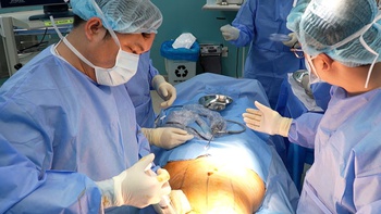 Thủng ruột, nhiễm trùng, trầm cảm là biến chứng thường gặp phẫu thuật thẩm mỹ hiện nay