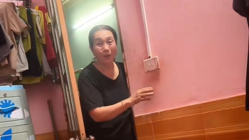 Con dâu ngủ đến 12h trưa và phản ứng của mẹ chồng