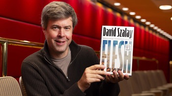 Những cuốn sách nào hay nhất năm 2025 theo The Guardian?