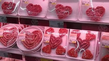 Ảnh vui 14-2: Valentine tại quầy bán thịt kiểu...