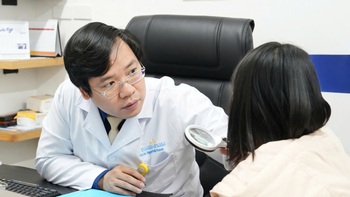 Mẩn đỏ khắp người vì dùng mỹ phẩm người yêu tặng ngày Valentine