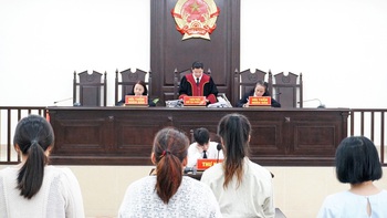 Tưởng đang 'thay trời hành đạo', nhóm 'bà chủ' truy hỏi, cưỡng đoạt tiền nhân viên