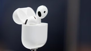 AirPods sẽ dịch trực tiếp các cuộc trò chuyện