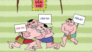 Ba người cùng đòi quyền lợi vỉa hè
