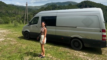 Nhà di động Mercedes-Benz tiện nghi, giá như chiếc Kia Morning cũ