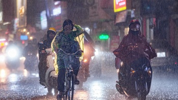 Đêm nay, miền Bắc và miền Trung có nơi mưa to