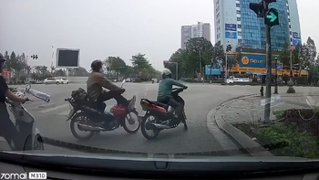 Video hài nhất tuần qua: Bị đạp vì dừng xe chắn lối rẽ phải