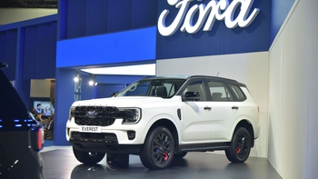 Ford Everest thêm phiên bản ở Việt Nam: Giá 1,199 tỉ đồng, hầm hố hơn, ít 'ăn' dầu hơn