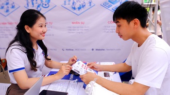 Nhà tuyển dụng mách nước sinh viên cách ghi điểm khi tìm việc