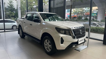 Tin tức giá xe: Nissan Navara giảm tới 90 triệu đồng tại đại lý