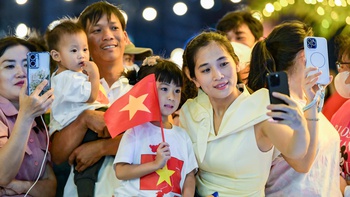 TP.HCM khuyên du khách gọi ngay số 028.1022 nếu bị nâng giá dịch vụ