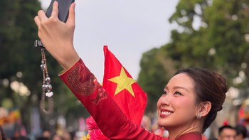 Nghệ sĩ, hoa hậu hãnh diện chia sẻ ảnh sau lễ diễu hành 30-4: Tự hào là người Việt Nam!