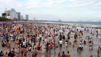 Du khách đến Bà Rịa - Vũng Tàu tăng 50% so với lễ 30-4 năm ngoái