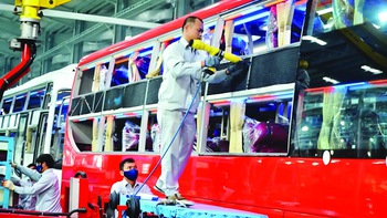Người lao động sau tinh gọn bộ máy: Một vùng đệm khác