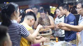 Rượu Bàu Đá, nem chợ Huyện, bún cá Quy Nhơn hớp hồn du khách