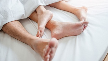 Quý ông 'chưa đi đến chợ đã tiêu hết tiền', làm cách nào lấy lại bản lĩnh phòng the?