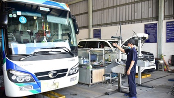 Áp quy chuẩn khí thải ô tô mới cần phải đi đôi với siết kiểm định
