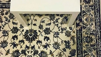 Mắt 10/10 mới thấy chiếc điện thoại ẩn giấu ở đâu?