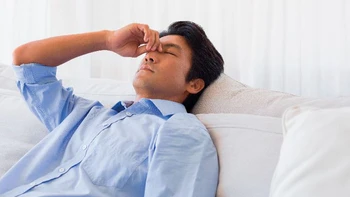 Nên hay không đóng kín cửa khi bật điều hòa?