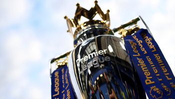 Fan Liverpool khó chịu vì Cúp Ngoại hạng Anh khắc tên thiếu nhất quán