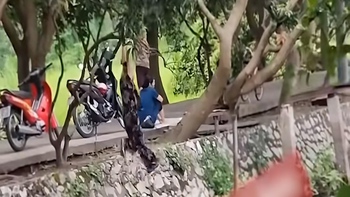 'Mắt chữ A miệng chữ O' trước màn tập thể dục độc lạ của cụ bà