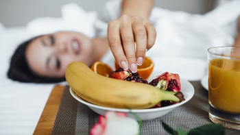 Không muốn mất ngủ, nên tránh ăn gì?