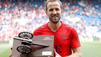 Bayern Munich lục đục nội bộ vì vợ Harry Kane và các nàng WAGs