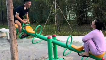 Chồng bất lực khi chơi bập bênh với vợ