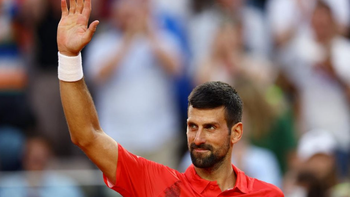 Djokovic đạp xe để 'tìm phấn khích' ở Roland Garros